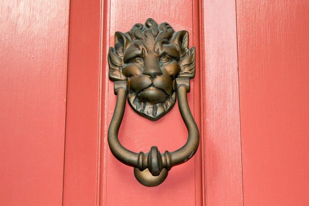 door knocker lion