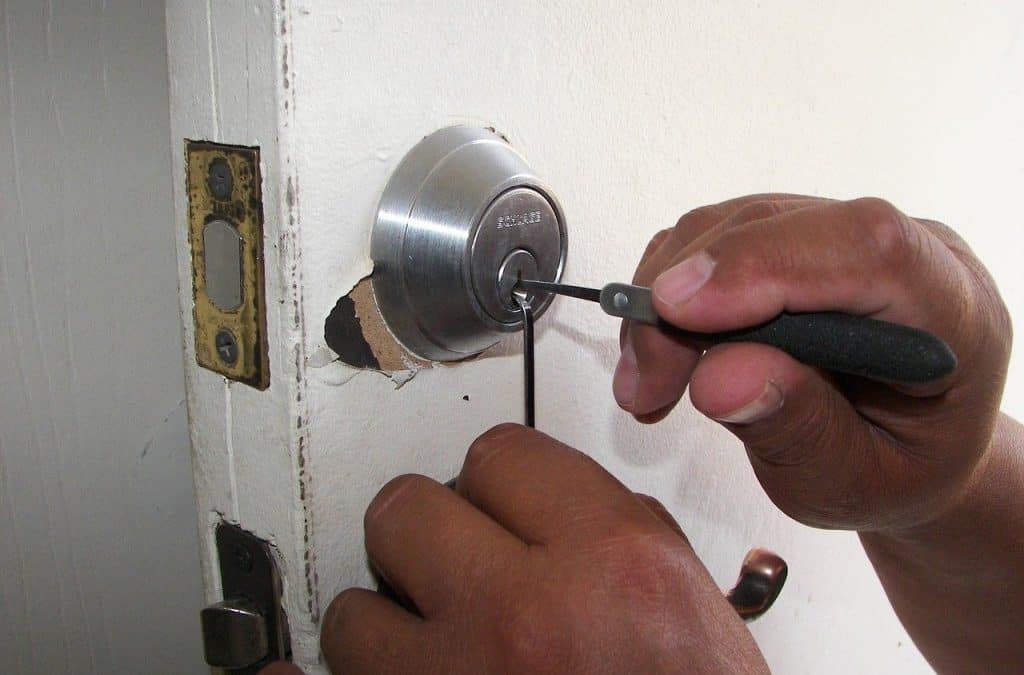 Common Locksmith Problems: Snib drop