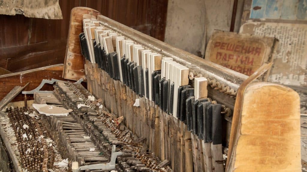 broken piano